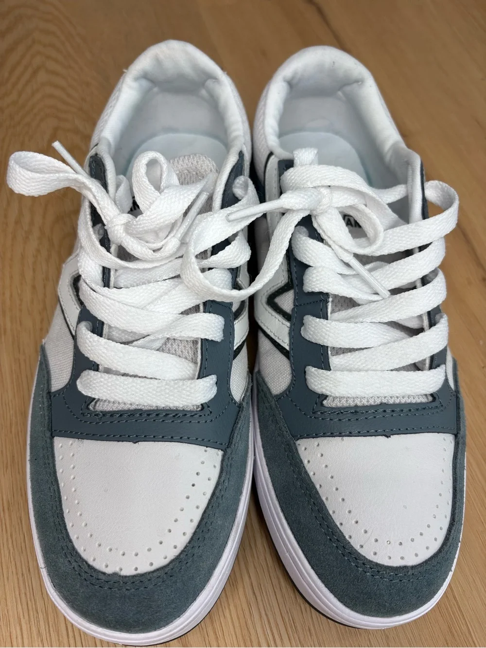 Vans Lowland low top sneakers blue white size 7.5